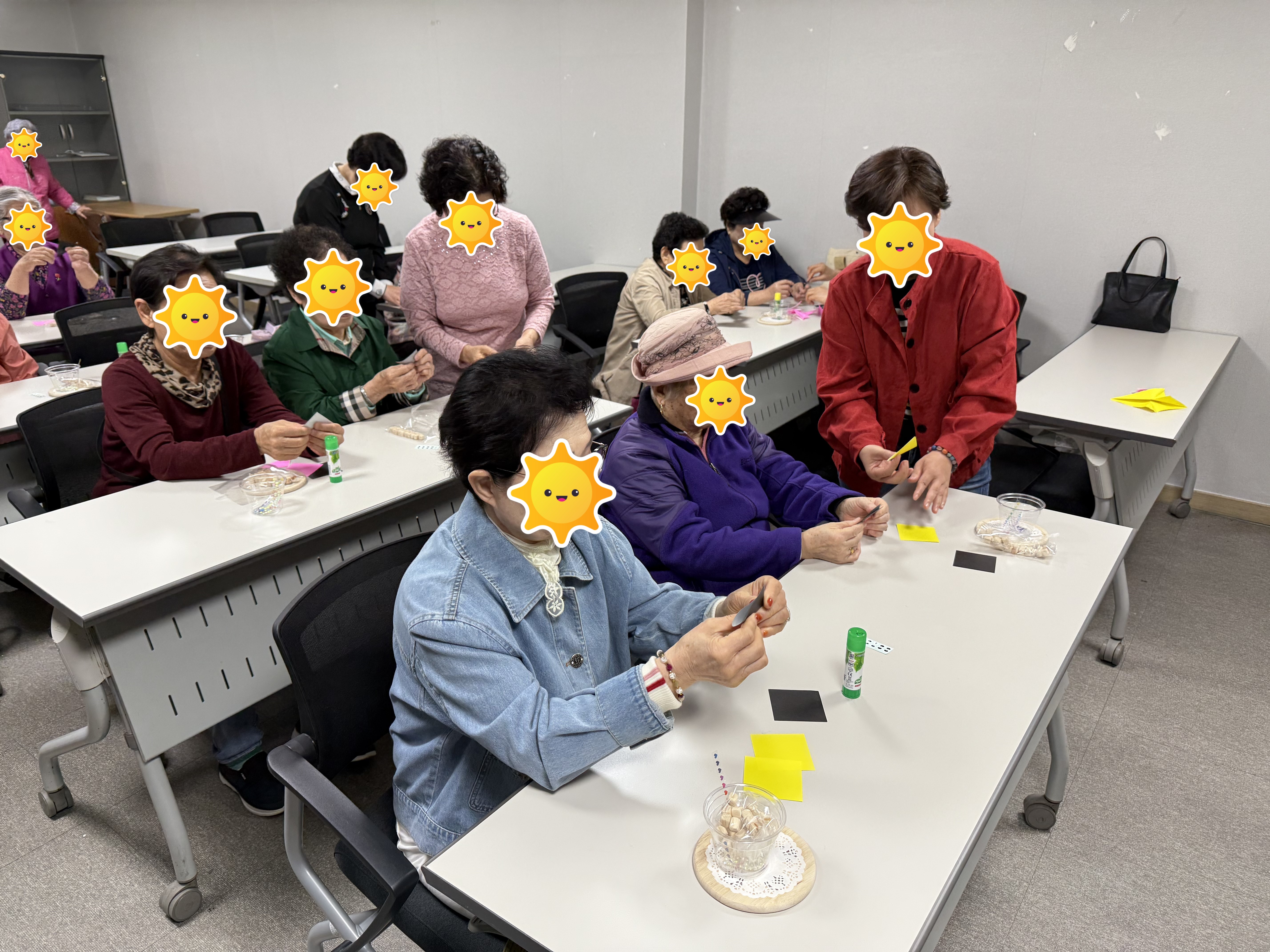 (본관) 달려라 청춘열차 '종이접기 교실' 4월 활동사진